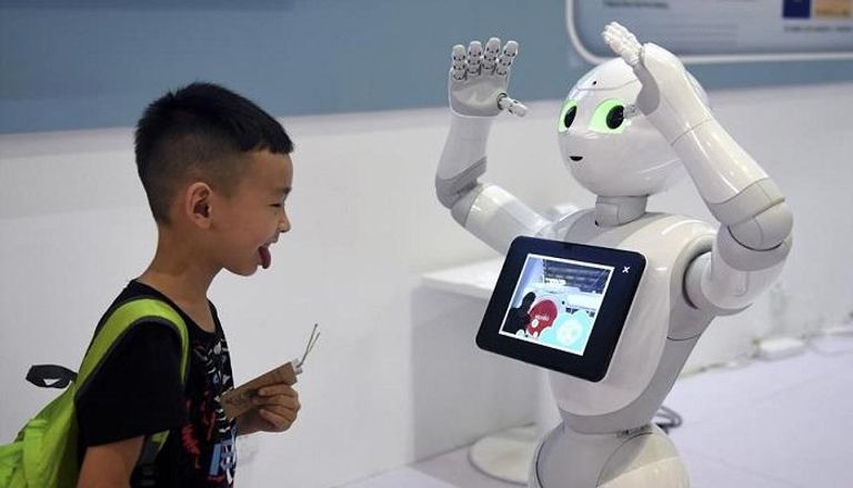 أطفال ومراهقون يجتمعون في المؤتمر العالمي للروبوت ببكين