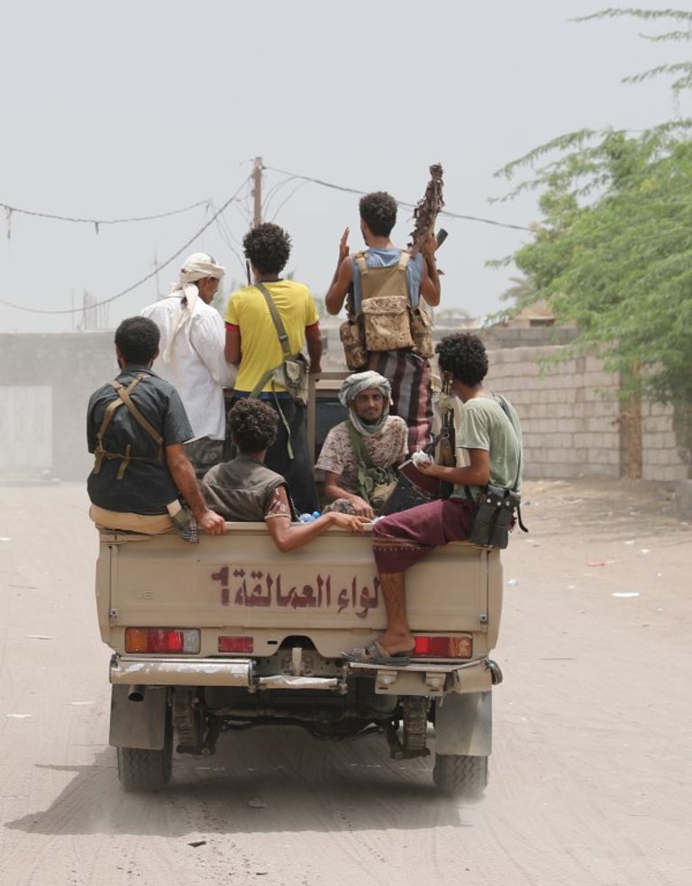 عدد من أهالي قرية المنظر بالحديدة بعد تحريرها