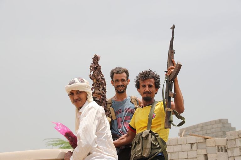 عدد من أهالي قرية المنظر بالحديدة بعد تحريرها