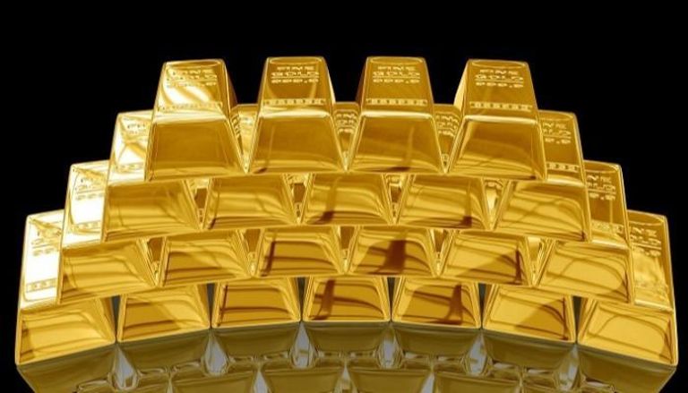 الذهب يهبط قريبا من أدنى مستوياته في 19 شهرا 