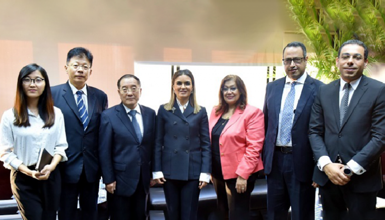 لقاء سفير الصين مع وزيرة الاستثمار المصرية 