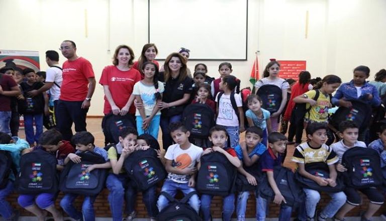 50 ألف حقيبة مدرسية من "دبي العطاء" للأطفال السوريين بالأردن