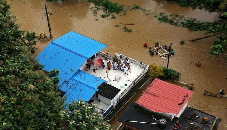 تسببت الفيضانات بتشريد نحو مليون هندي وأودت بحياة المئات