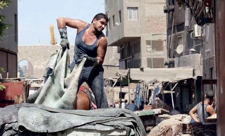دباغة مصر ينتظرون جلود الأضاحي