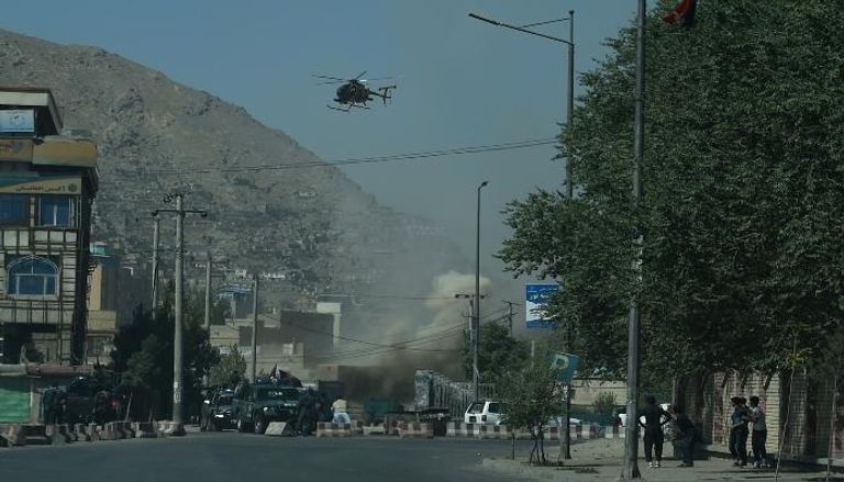 طائرة عسكرية أفغانية في موقع الهجوم 