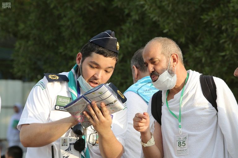 الكشافة السعودية ترشد 17803 حجاج في يوم عرفة