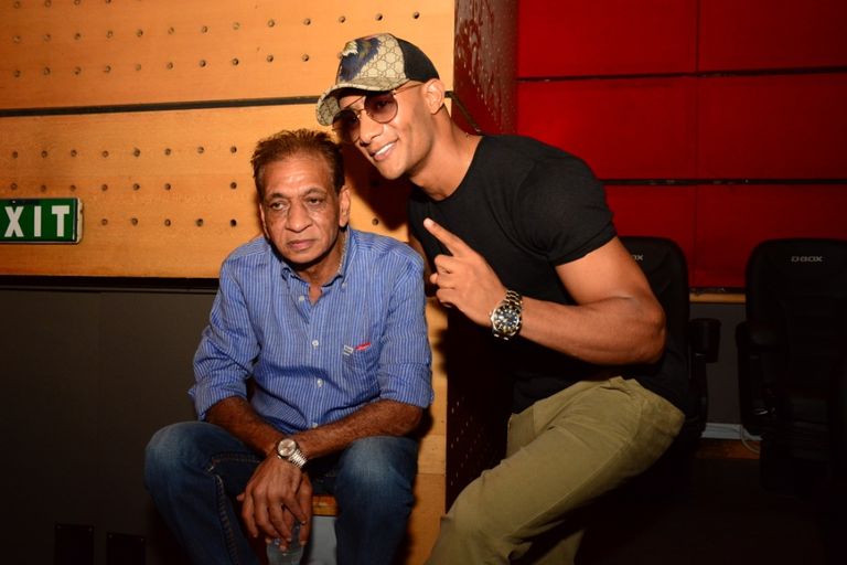 محمد رمضان وفتحى عبدالوهاب خلال العرض الخاص للفيلم