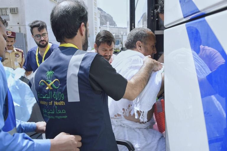 وزارة الصحة السعودية تصعد الحجاج لمشعر عرفات