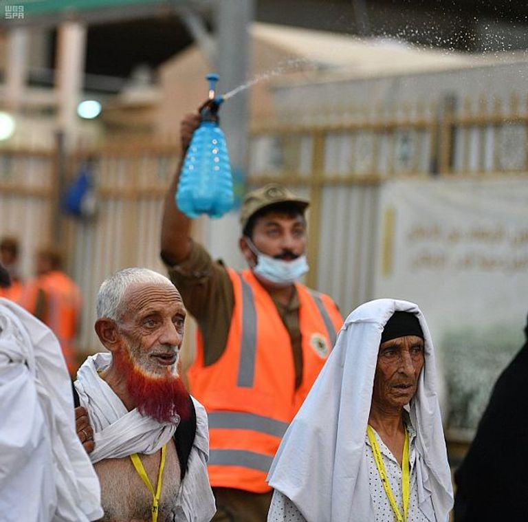 أحد رجال الأمن السعودي في مشعر منى