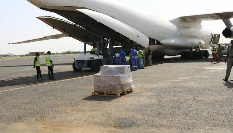 طائرة إغاثة إماراتية تحمل 30 طنا من المساعدات تصل إلى الخرطوم