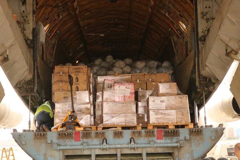 طائرة إغاثة إماراتية تحمل 30 طنا من المساعدات تصل إلى الخرطوم