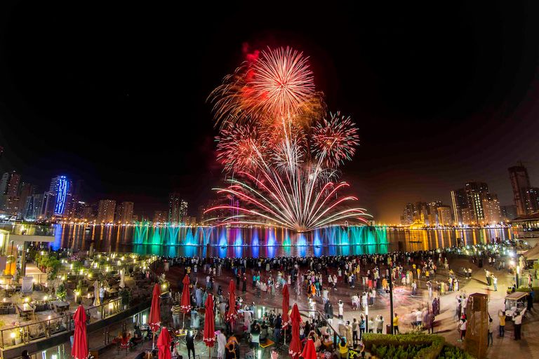 من عروض الألعاب النارية