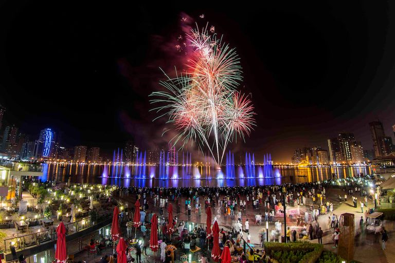 من عروض الألعاب النارية