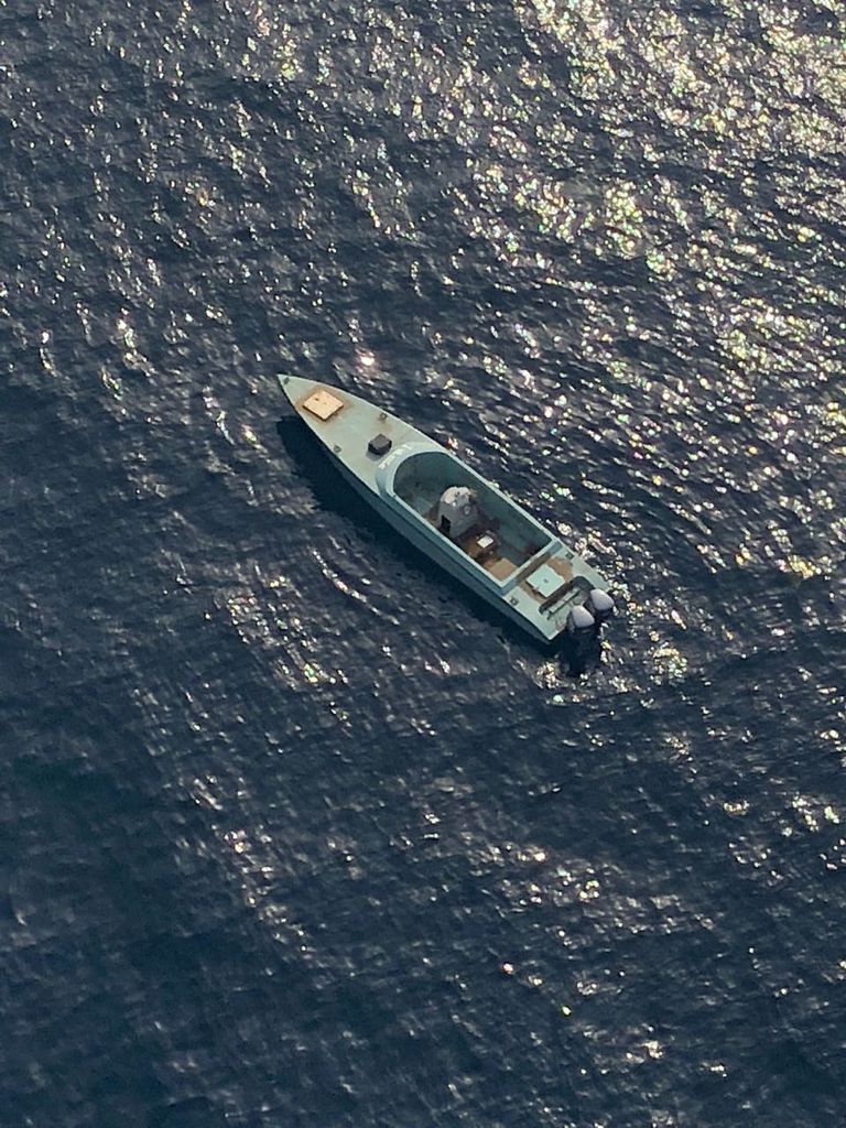 الزورق الذي تم تسييره من شواطئ الحديدة