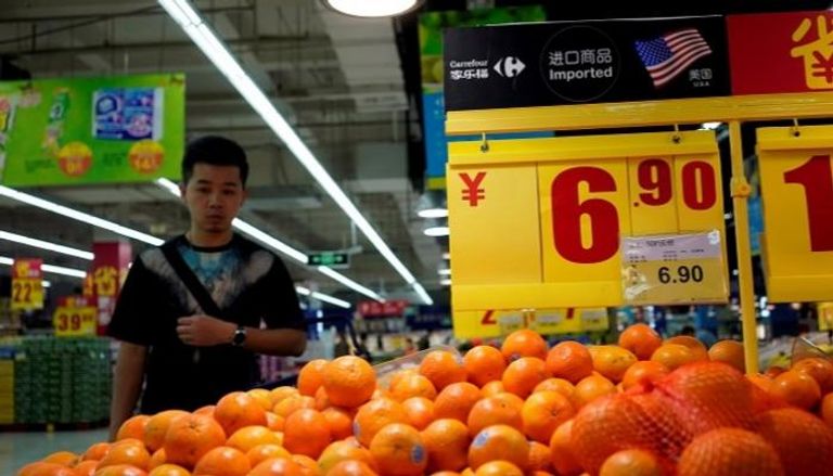  البرتقال المستورد من الولايات المتحدة يعرض بسوبر ماركت في شنغهاي