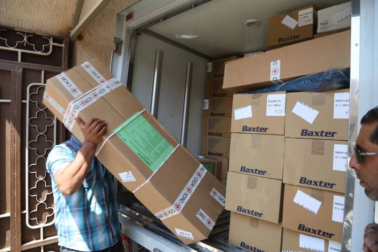 مساعدات منظمة الصليب الأحمر لمستشفي زليتن عميد بلدية زليتن الليبية مفتاح حمادي