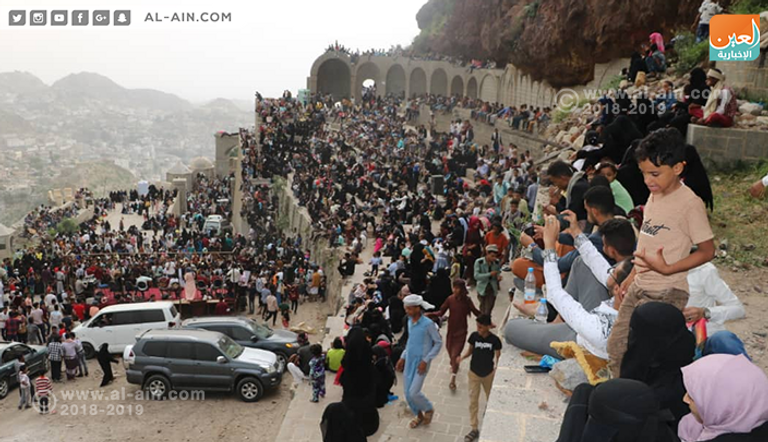 اليمنيون يحتفلون بعيد الأضحى في قلعة القاهرة اليمنيون يحتفلون بعيد الأضحى في قلعة القاهرة