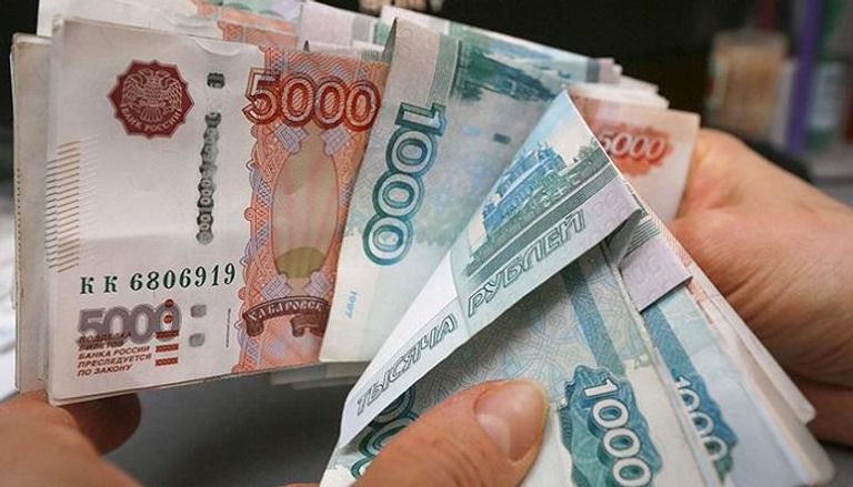 الروبل الروسي يرتفع بعد وقف مشتريات العملة الأجنبية