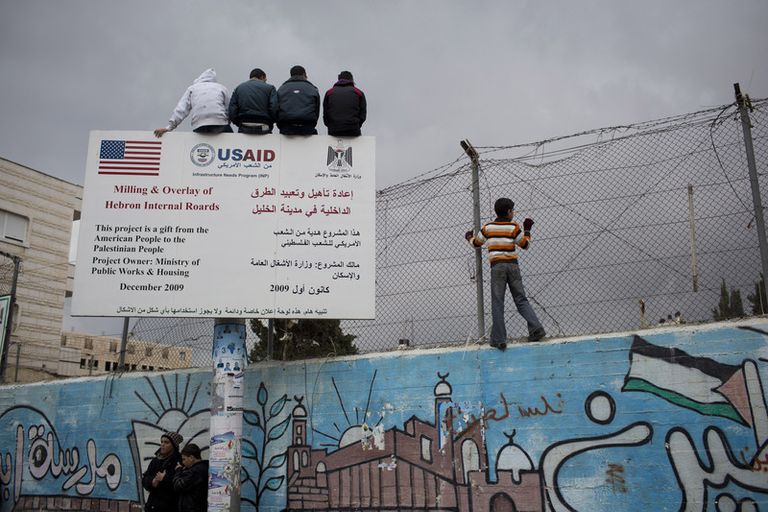 وكالة التنمية الأمريكية- أرشيفية صائب عريقات أمين سر اللجنة التنفيذية لمنظمة التحرير الفلسطينية