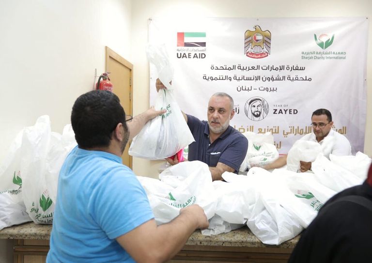سفارة الإمارات تنفذ مشروع توزيع الأضاحي في لبنان