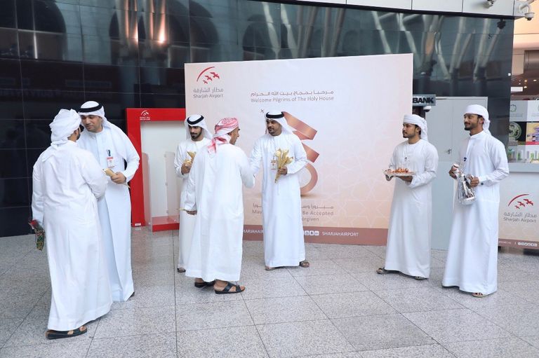 الحجاج يتوافدون على مطار الشارقة