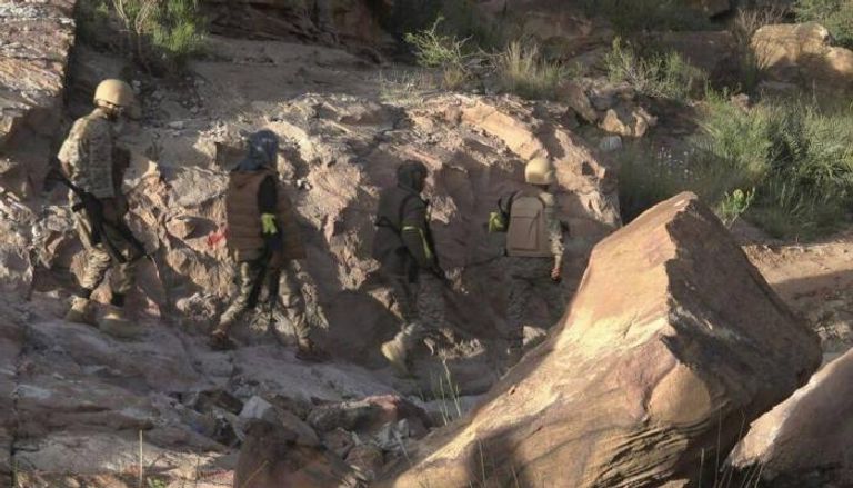 صورة نشرها المركز الإعلامي للقوات المسلحة اليمنية من معارك صعدة