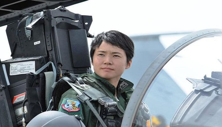 ميسا ماتسوشيما أول فتاة تتقلد منصب طيار مقاتل في اليابان