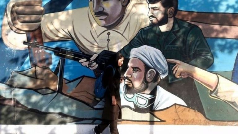 النظام الإيراني يقمع الأقليات والمعارضين