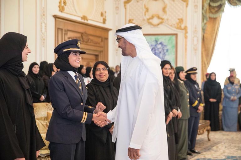الشيخ محمد بن زايد آل نهيان يحتفي بيوم المرأة الإماراتية