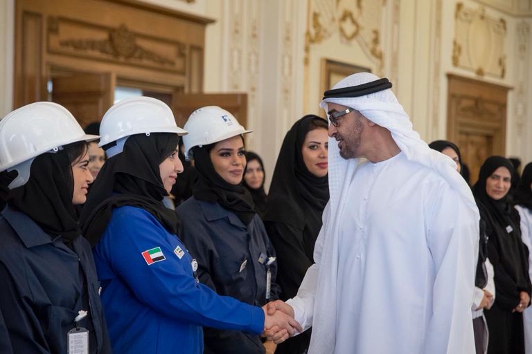 الشيخ محمد بن زايد آل نهيان يحتفي بيوم المرأة الإماراتية