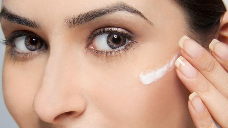 ترطيب البشرة طرق الحماية من شيخوخة البشرة