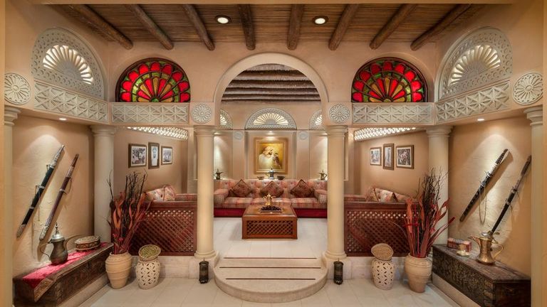 فندق قصر الإمارات تحفة معمارية وخدمة مميزة