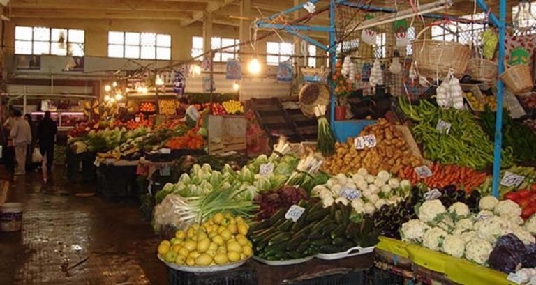 سوق الخضر والفواكه في الجزائر
