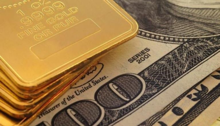 الذهب يفقد بريقه أمام الدولار كملاذ آمن