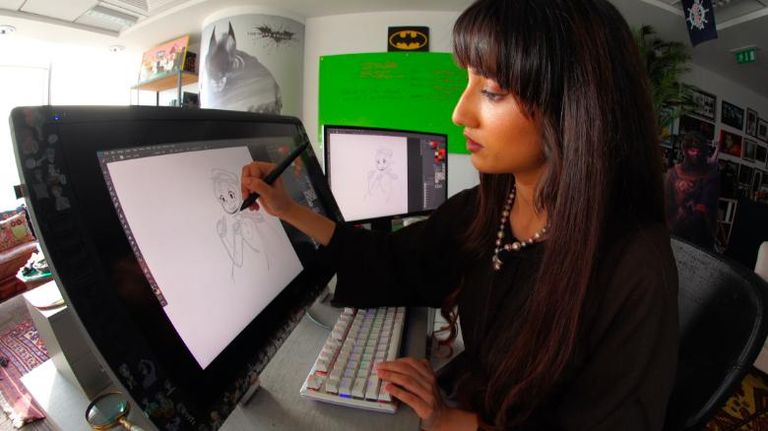 "إمارة" بطلة إماراتية تحارب الجريمة وتحطم الأفكار النمطية