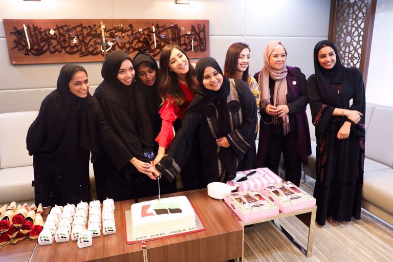 المجال للإعلام والدراسات تحتفي بيوم المرأة الإماراتية