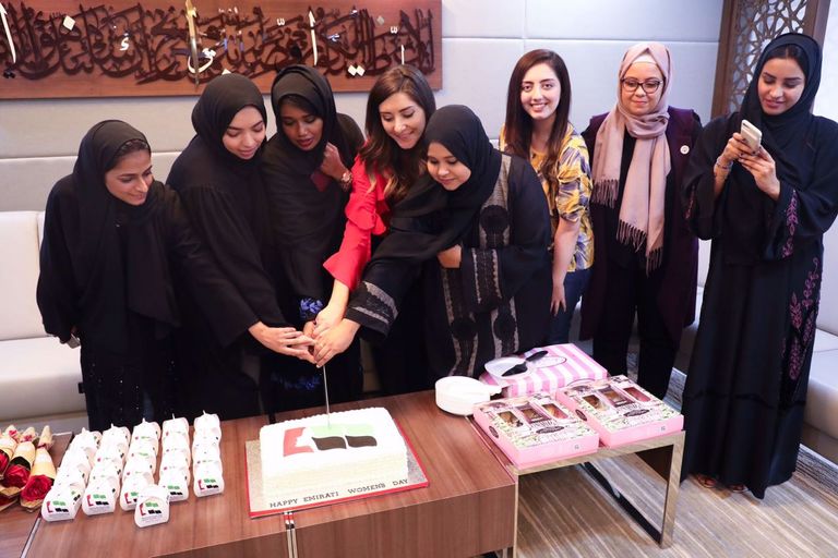 المجال للإعلام والدراسات تحتفي بيوم المرأة الإماراتية