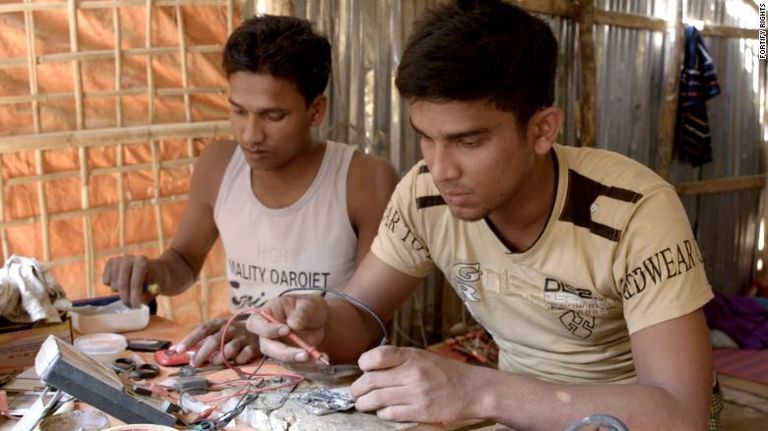 سلطات ميانمار قامت بكل ما في وسعها للتخلص من هواتف الروهينجا