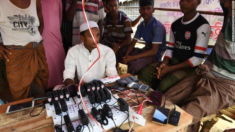 سلطات ميانمار قامت بكل ما في وسعها للتخلص من هواتف الروهينجا