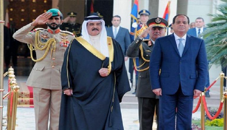 الرئيس المصري عبدالفتاح السيسي مع العاهل البحريني- أرشيفية