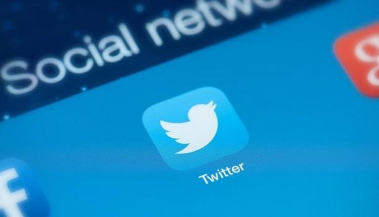 "تويتر" يوصي مستخدميه بعدم متابعة حسابات محددة