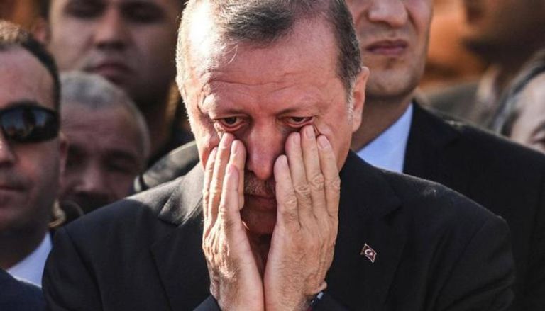 الرئيس التركي يُقر بأزمات الاقتصاد
