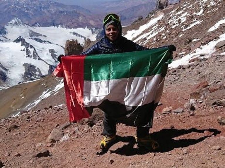 الإماراتية هنادي الهاشمي متسلقة الجبال