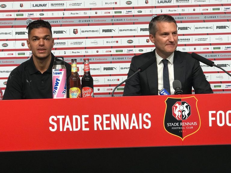 حاتم بن عرفة بقميص رين