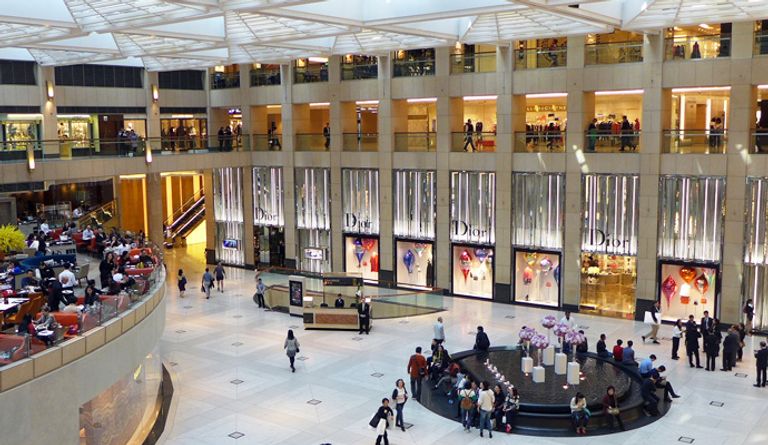 مول الإمارات من أكبر المراكز التجارية في العالم