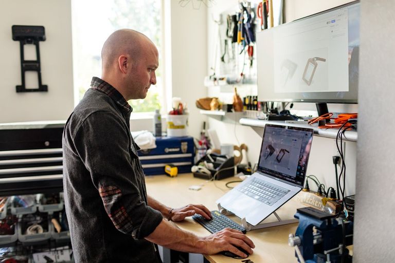 أحد أنصار حركة 