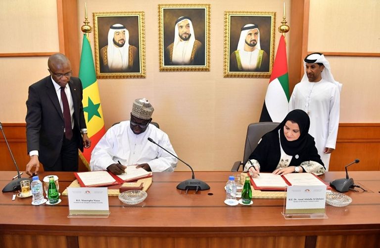 الدكتورة أمل القبيسي ورئيس الجمعية الوطنية السنغالية