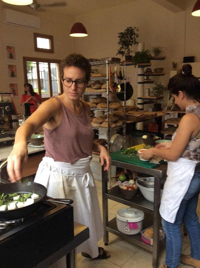 مخبز لبناني يحافظ على البيئة بالدراجات الهوائية