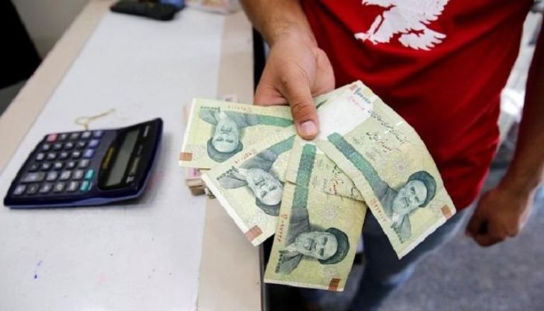 تدهور الريال الإيراني أمام الدولار