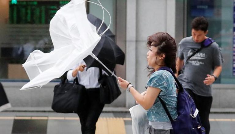 إعصار قوي يهدد اليابان